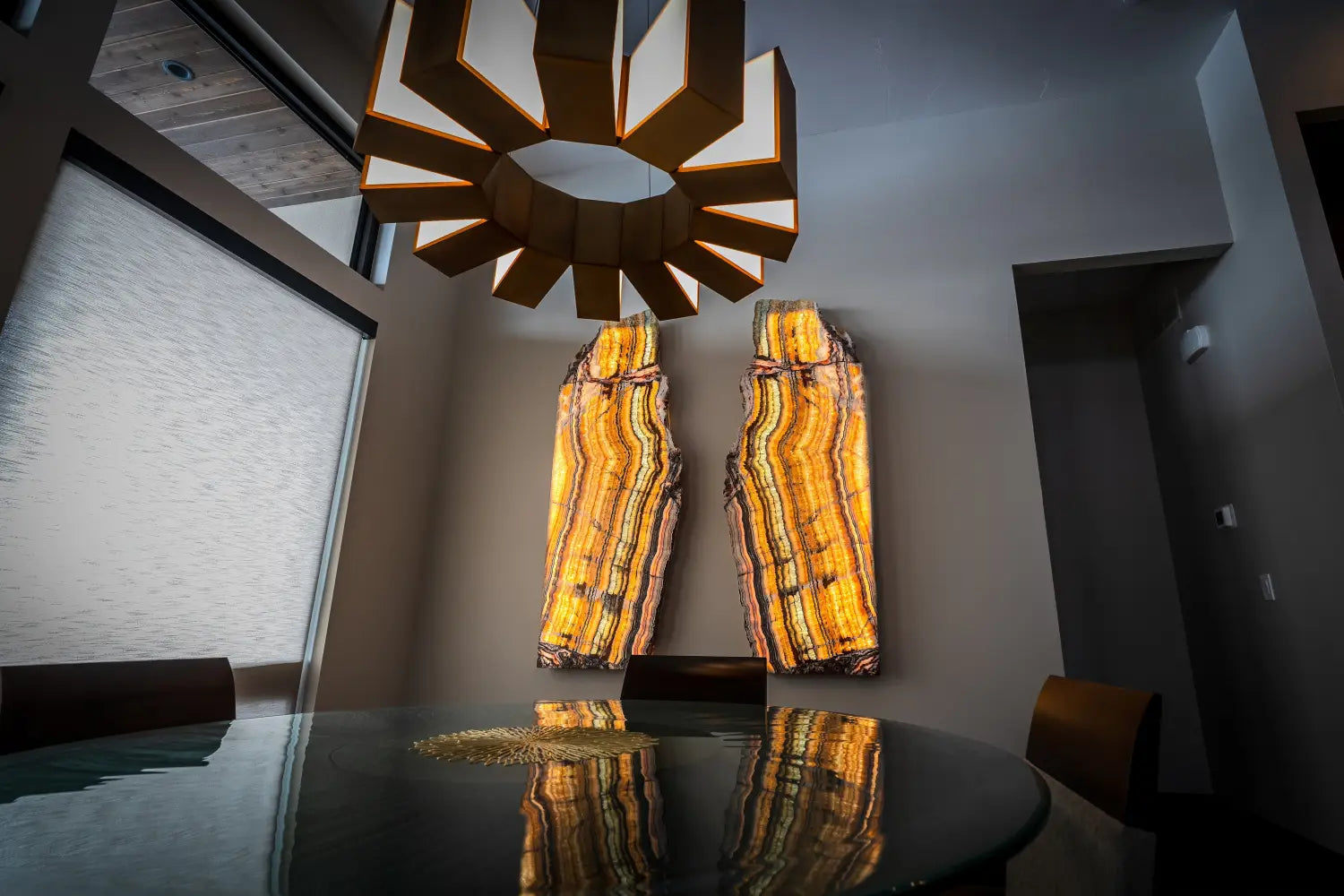 The Allure of Crystal Lighting Fixtures in Modern Decor