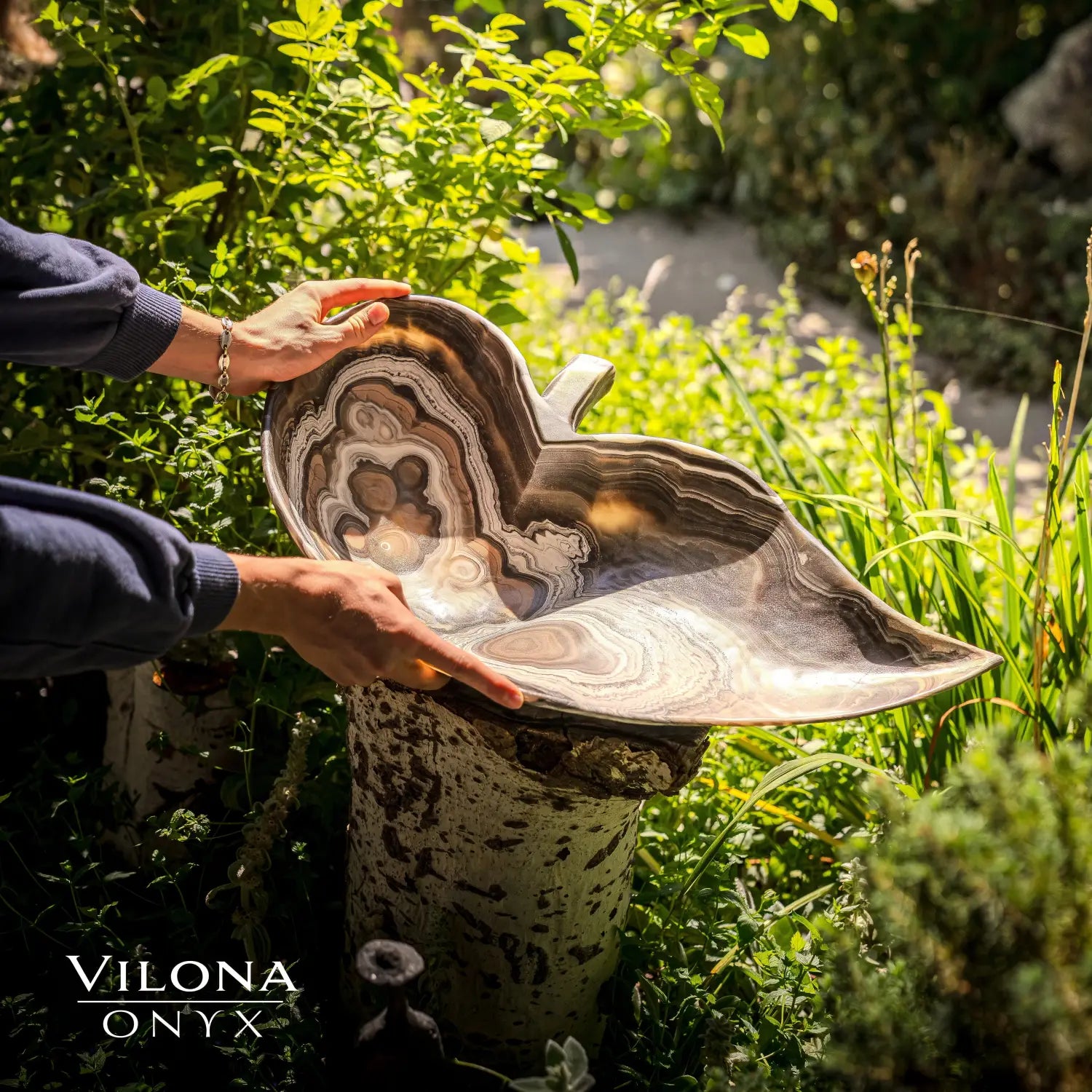 Discover the Charm of Onyx Bowls in Your Home Decor