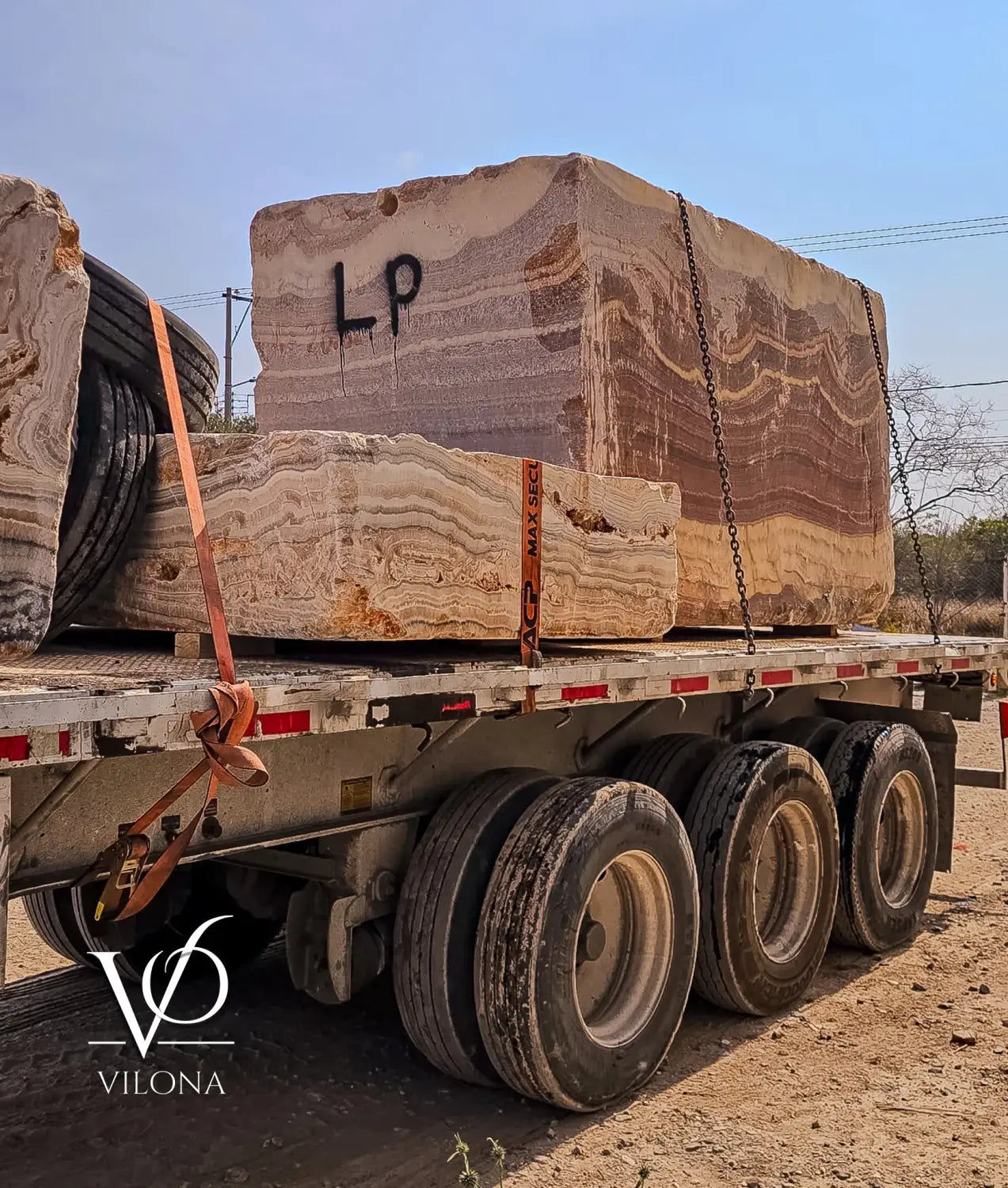 How Are Onyx Lamps Made?