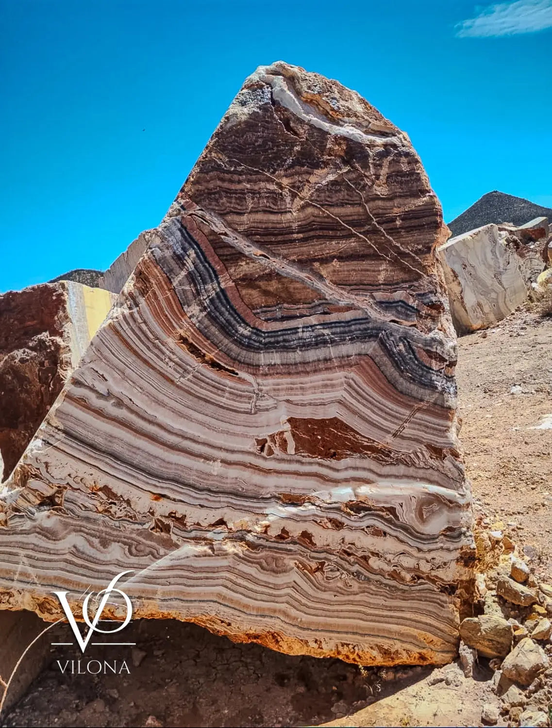 How Are Onyx Lamps Made?