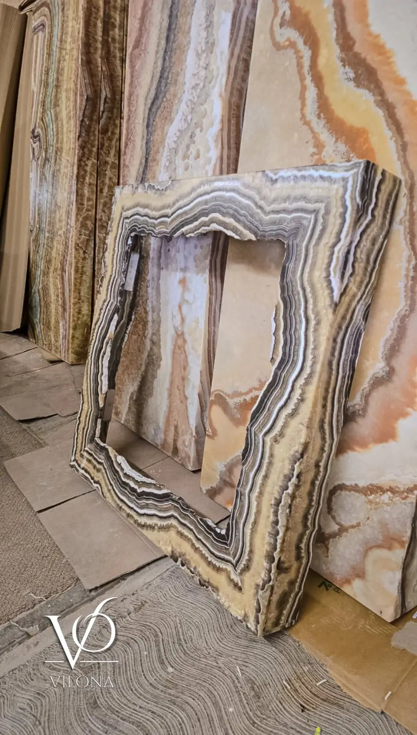 How Are Onyx Lamps Made?